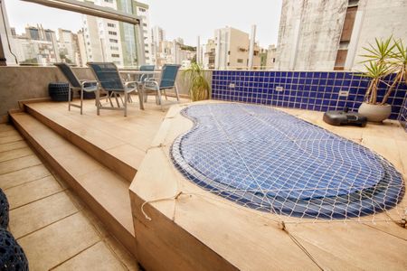 Apartamento à venda com 155m², 3 quartos e 2 vagasPiscina