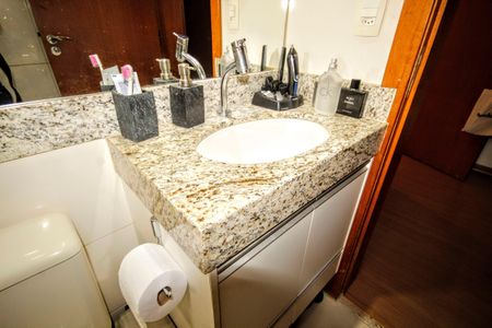Apartamento à venda com 155m², 3 quartos e 2 vagasbanheiro 1