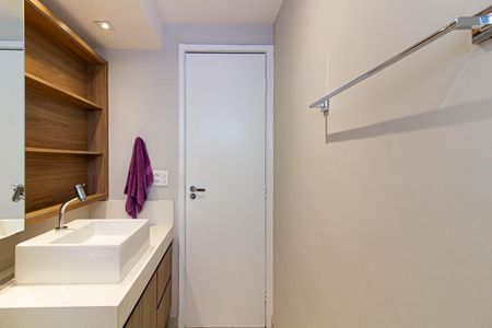 Apartamento para alugar com 55m², 2 quartos e 1 vaga Apartamento para alugar com 55m², 2 quartos e 1 vagaBanheiro