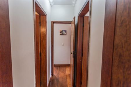 Corredor de apartamento à venda com 3 quartos, 149m² em Colégio Batista, Belo Horizonte