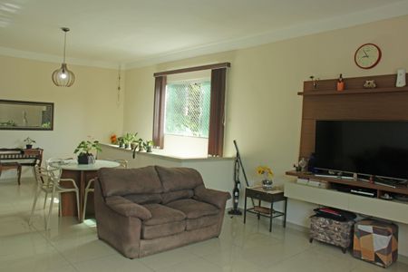 Casa para alugar com 160m², 4 quartos e 1 vaga