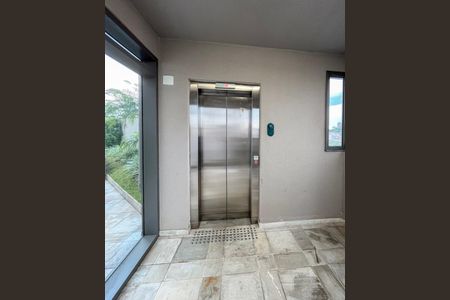 Apartamento à venda com 72m², 2 quartos e 1 vagaElevador acessível