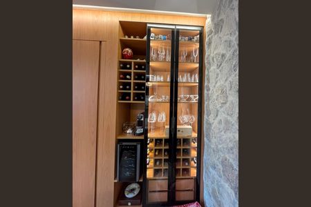 Apartamento à venda com 72m², 2 quartos e 1 vagaAdega