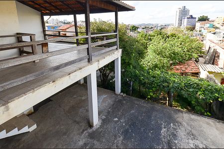 Casa à venda com 360m², 3 quartos e 5 vagasVaranda