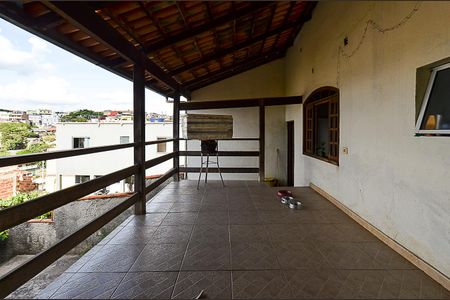 Casa à venda com 360m², 3 quartos e 5 vagasVaranda