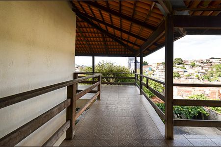 Casa à venda com 360m², 3 quartos e 5 vagasVaranda