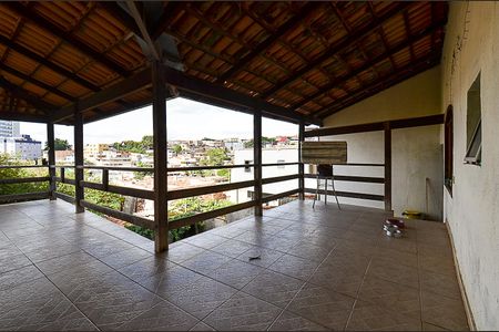 Casa à venda com 360m², 3 quartos e 5 vagasVaranda
