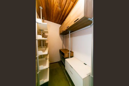 Casa à venda com 604m², 8 quartos e 10 vagasCloset da suíte 2