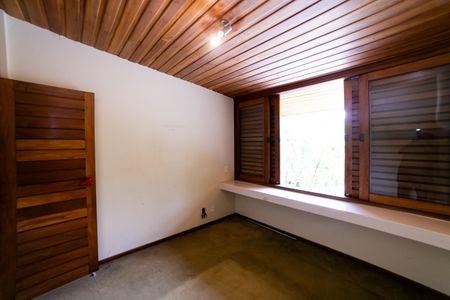 Casa à venda com 604m², 8 quartos e 10 vagasQuarto 2