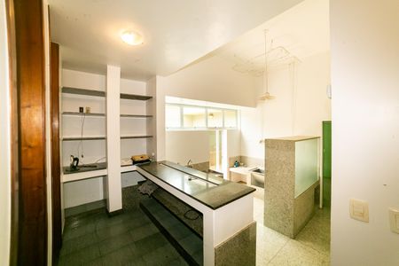 Casa à venda com 604m², 8 quartos e 10 vagasÁrea de Serviço