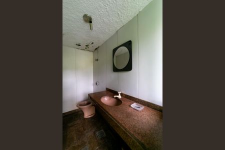 Casa à venda com 604m², 8 quartos e 10 vagasBanheiro quadra de tênis