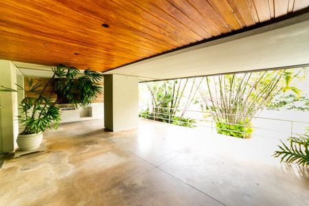 Casa à venda com 604m², 8 quartos e 10 vagasVaranda da Sala