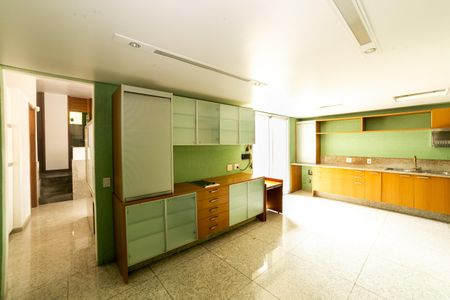 Casa à venda com 604m², 8 quartos e 10 vagasCozinha