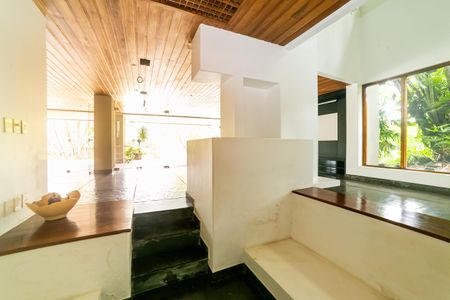 Casa à venda com 604m², 8 quartos e 10 vagasSala