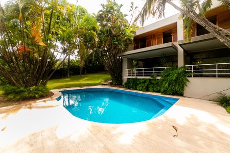 Casa à venda com 604m², 8 quartos e 10 vagasPiscina