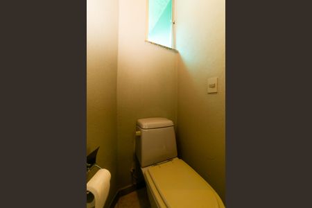 Casa à venda com 604m², 8 quartos e 10 vagasBanheiro do escritório