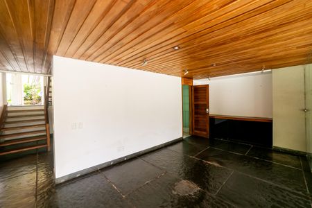 Sala de casa à venda com 8 quartos, 604m² em Garças, Belo Horizonte