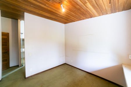 Casa à venda com 604m², 8 quartos e 10 vagasSuíte 2