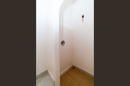 Casa à venda com 604m², 8 quartos e 10 vagasBanheiro da Suíte 2