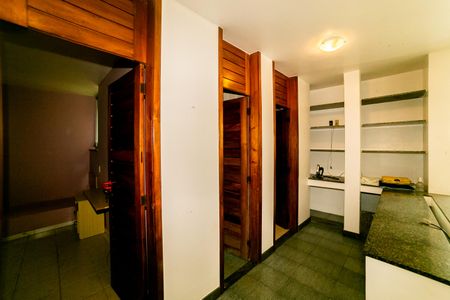 Casa à venda com 604m², 8 quartos e 10 vagasÁrea de Serviço