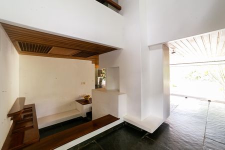 Casa à venda com 604m², 8 quartos e 10 vagasSala