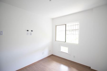 Quarto 2 de apartamento para alugar com 2 quartos, 60m² em Porto Novo, São Gonçalo