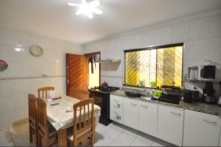 Casa à venda com 125m², 3 quartos e 2 vagasCozinha