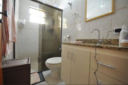 Casa à venda com 125m², 3 quartos e 2 vagasBanheiro Social