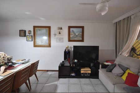 Casa à venda com 125m², 3 quartos e 2 vagasSala