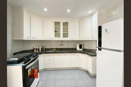 Apartamento para alugar com 147m², 3 quartos e 1 vagaCozinha 