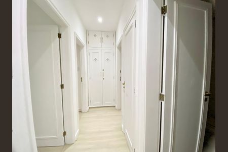 Apartamento para alugar com 147m², 3 quartos e 1 vagaCorredor 