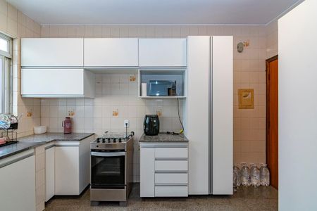 Cozinha de apartamento à venda com 3 quartos, 130m² em Buritis, Belo Horizonte