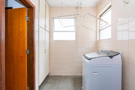 Apartamento à venda com 130m², 3 quartos e 2 vagas Apartamento à venda com 130m², 3 quartos e 2 vagasÁrea de Serviço