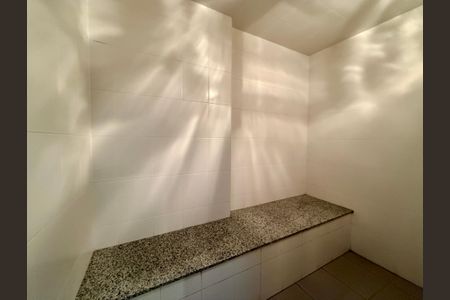 Apartamento à venda com 170m², 3 quartos e 3 vagas Apartamento à venda com 170m², 3 quartos e 3 vagasSauna