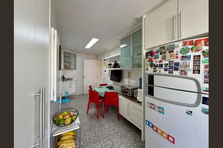 Apartamento à venda com 170m², 3 quartos e 3 vagas Apartamento à venda com 170m², 3 quartos e 3 vagasCozinha