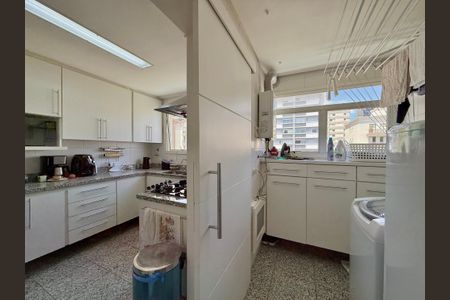 Apartamento à venda com 170m², 3 quartos e 3 vagas Apartamento à venda com 170m², 3 quartos e 3 vagasÁrea de Serviço