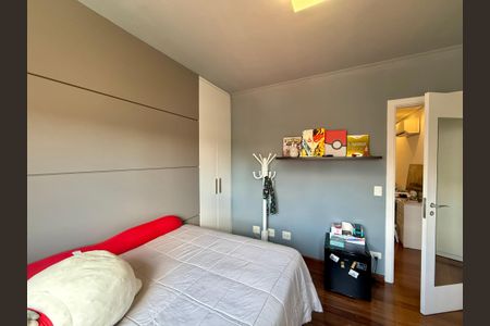 Apartamento à venda com 170m², 3 quartos e 3 vagas Apartamento à venda com 170m², 3 quartos e 3 vagasSuíte 1