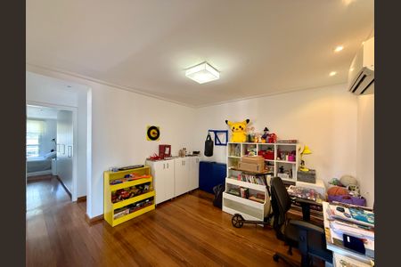 Apartamento à venda com 170m², 3 quartos e 3 vagas Apartamento à venda com 170m², 3 quartos e 3 vagasSala