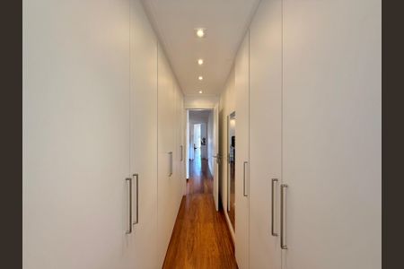 Apartamento à venda com 170m², 3 quartos e 3 vagas Apartamento à venda com 170m², 3 quartos e 3 vagasCloset Suíte 3