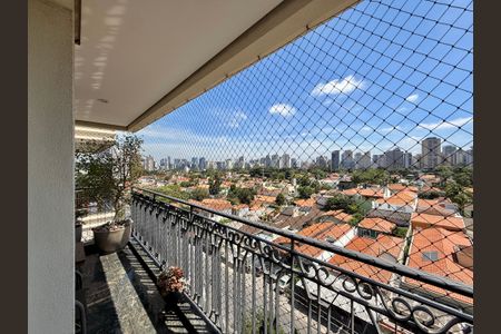 Apartamento à venda com 170m², 3 quartos e 3 vagas Apartamento à venda com 170m², 3 quartos e 3 vagasSacada