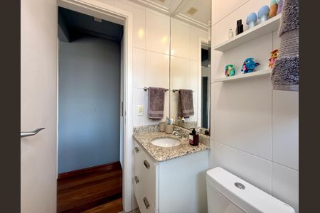 Apartamento à venda com 170m², 3 quartos e 3 vagas Apartamento à venda com 170m², 3 quartos e 3 vagasBanheiro Suíte 1