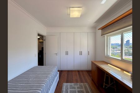 Apartamento à venda com 170m², 3 quartos e 3 vagas Apartamento à venda com 170m², 3 quartos e 3 vagasSuíte 2