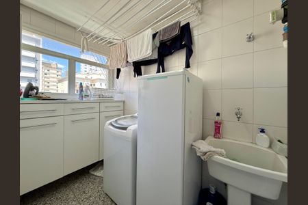 Apartamento à venda com 170m², 3 quartos e 3 vagas Apartamento à venda com 170m², 3 quartos e 3 vagasÁrea de Serviço