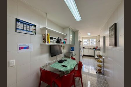 Apartamento à venda com 170m², 3 quartos e 3 vagas Apartamento à venda com 170m², 3 quartos e 3 vagasCozinha