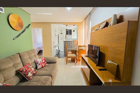 Sala de apartamento à venda com 2 quartos, 84m² em Cabral, Contagem