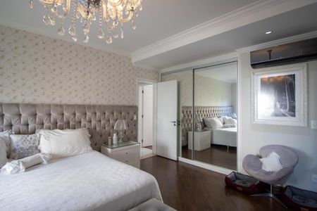 Apartamento à venda com 211m², 3 quartos e 3 vagasSuíte 1