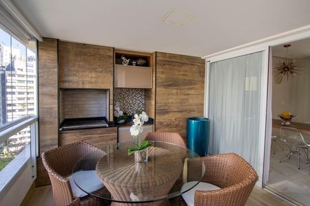 Apartamento à venda com 211m², 3 quartos e 3 vagasVaranda gourmet