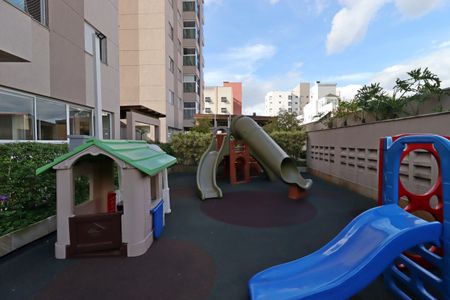 Apartamento à venda com 74m², 2 quartos e 2 vagasÁrea Comum - Playground