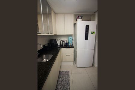 Casa à venda com 215m², 4 quartos e 4 vagas Casa à venda com 215m², 4 quartos e 4 vagasCozinha