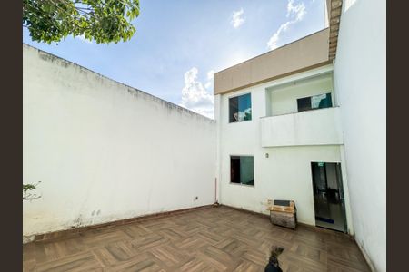Casa à venda com 186m², 3 quartos e 2 vagas